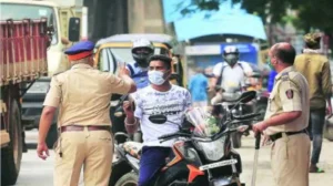 pune-police-naka-bandi.webp