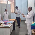 पुणे: राजीव गांधी रुग्णालयात सोनोग्राफीसाठी अनधिकृत दर आकारणी; समाजसेवक डॅनियल लांडगे यांनी दिले सोनोग्राफी सेंटरला समज – व्हिडिओ
