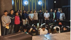pune-Raid-on-The-Noir-pub-in-Pune-50-people-detained-10-booked-1.jpg