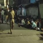 पुणे: बुधवार पेठेत ‘कोम्बिंग’ की ‘पब्लिक परेड? पोलिस कारवाईवर प्रश्नचिन्ह; मानवाधिकार आयोगापर्यंत पोहोचला मुद्दा; गुन्हा नोंद नाही, पण शिक्षा तयार? बुधवार पेठेत पोलिसांवर आरोप