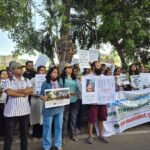 ५२९ झाडांसाठी पुणेकरांची मानवी साखळी; गणेशखिंड रस्त्यावर नागरिकांचा जोरदार विरोध